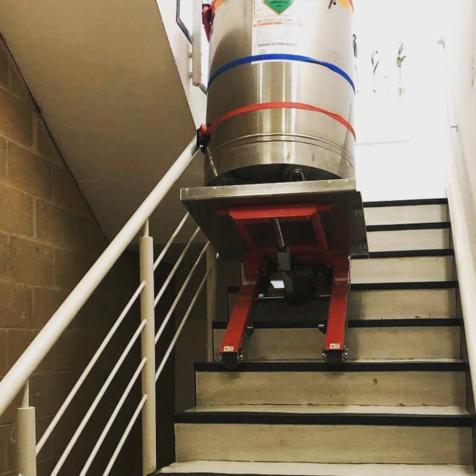 Treppensteiger Zonzini für Transport von Metallfässern