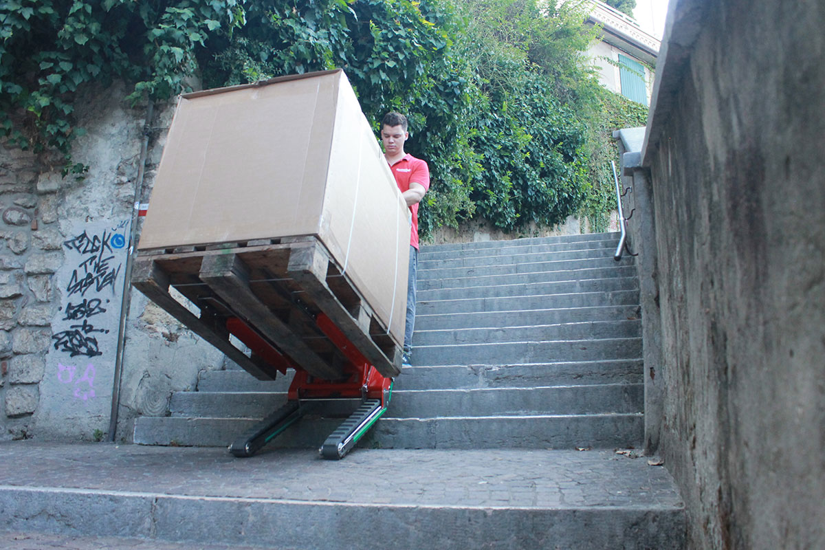 Stair climber for EPAL euro pallets vertical warehouse handling