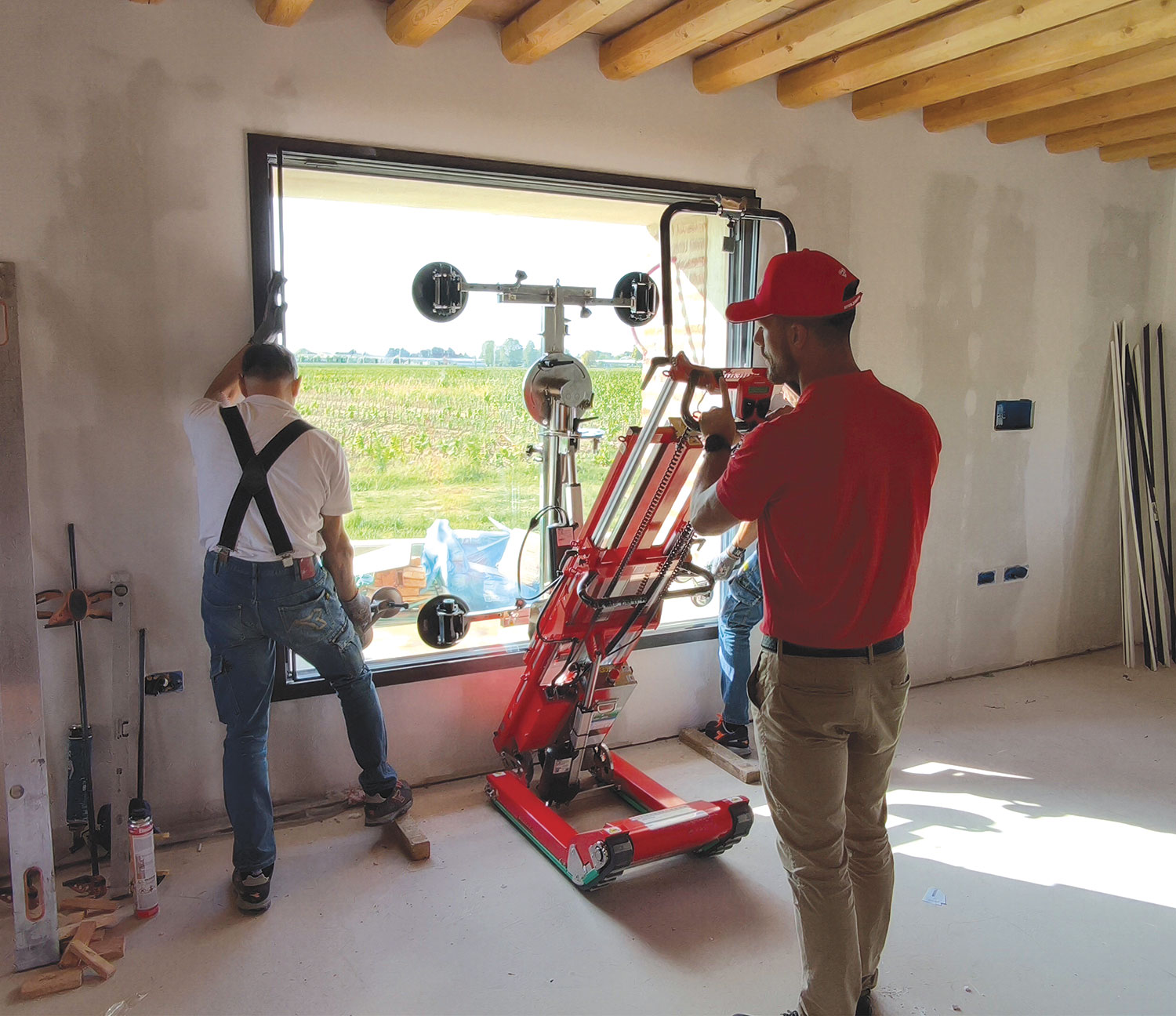 Skipper GL during glass installation