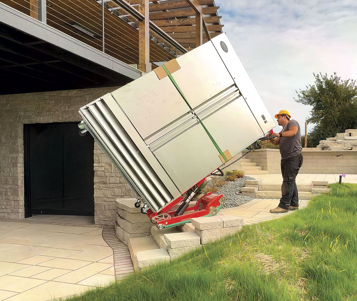 Skipper stair climbing trolley for transporting window frames on outdoor stairs