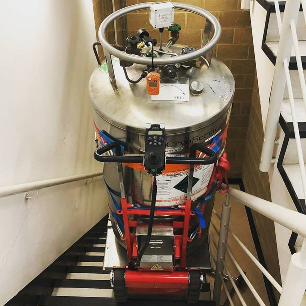 Gas cylinder transport on stairs with electric stair climber