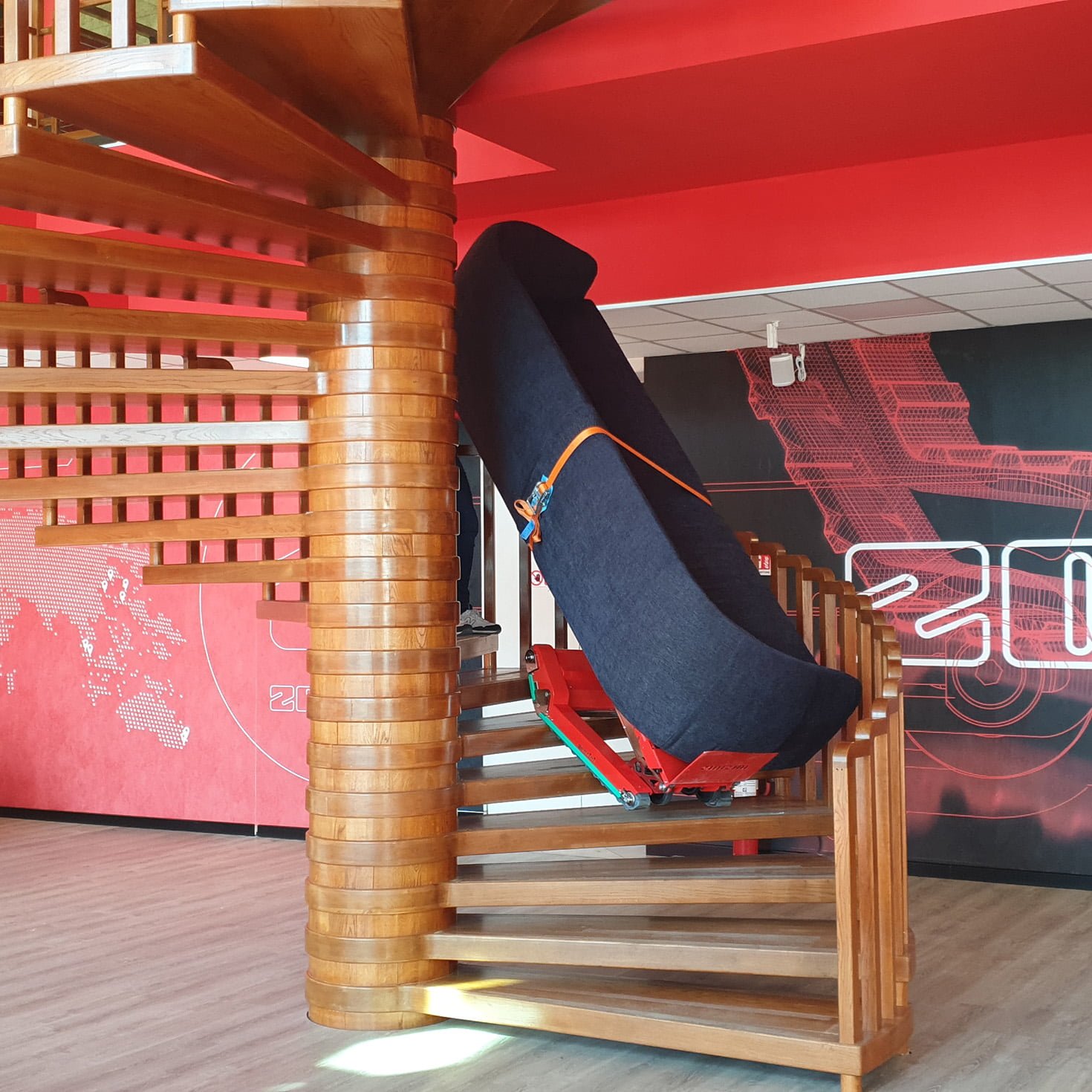 Bulky loads transport with electric stair climber