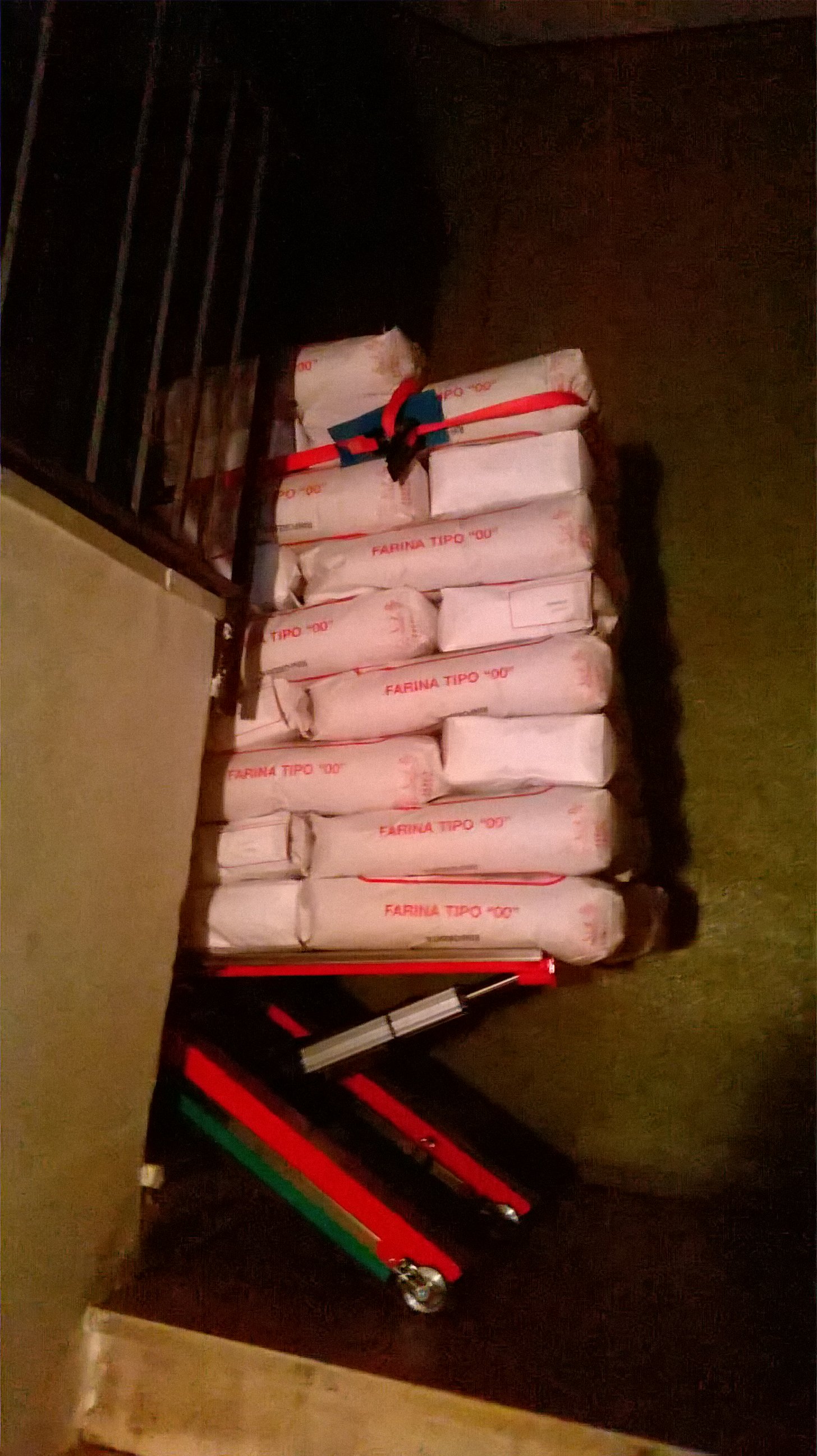 Zonzini stair climber for moving cement bags on stairs