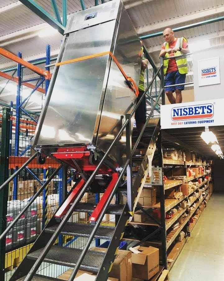 Zonzini dolly for professional refrigerator handling on stairs