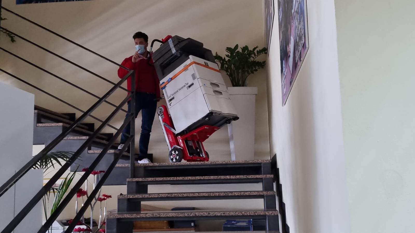 Corporate multifunction delivery with electric stair climber
