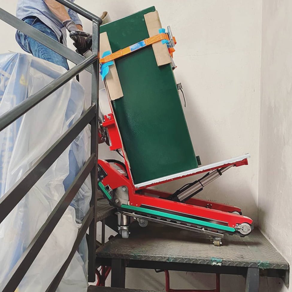 Safe delivery to upper floors with Domino