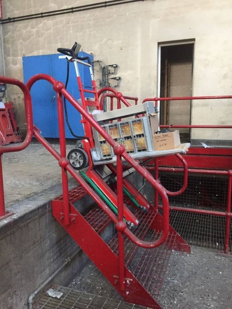 Chariot Zonzini pour installation de batterie de stockage aux étages