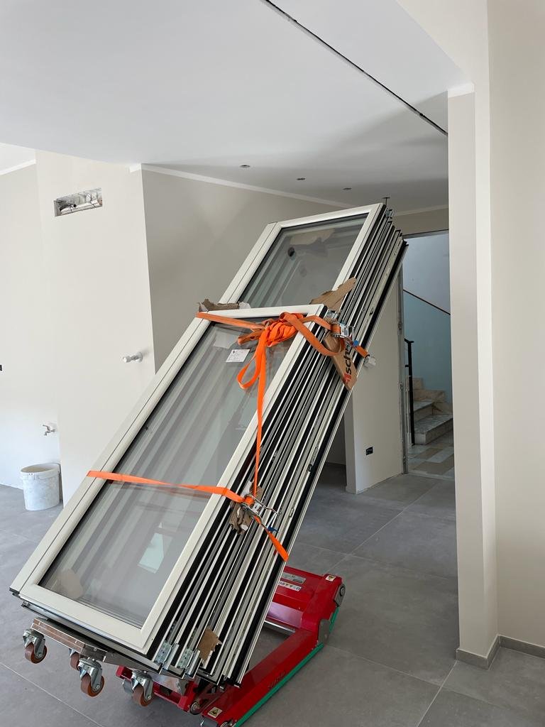 Chariot Zonzini pour installation de portes intérieures dans les escaliers