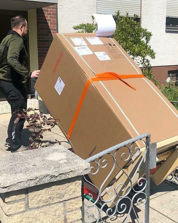 Carrello saliscale per consegna boiler in appartamento