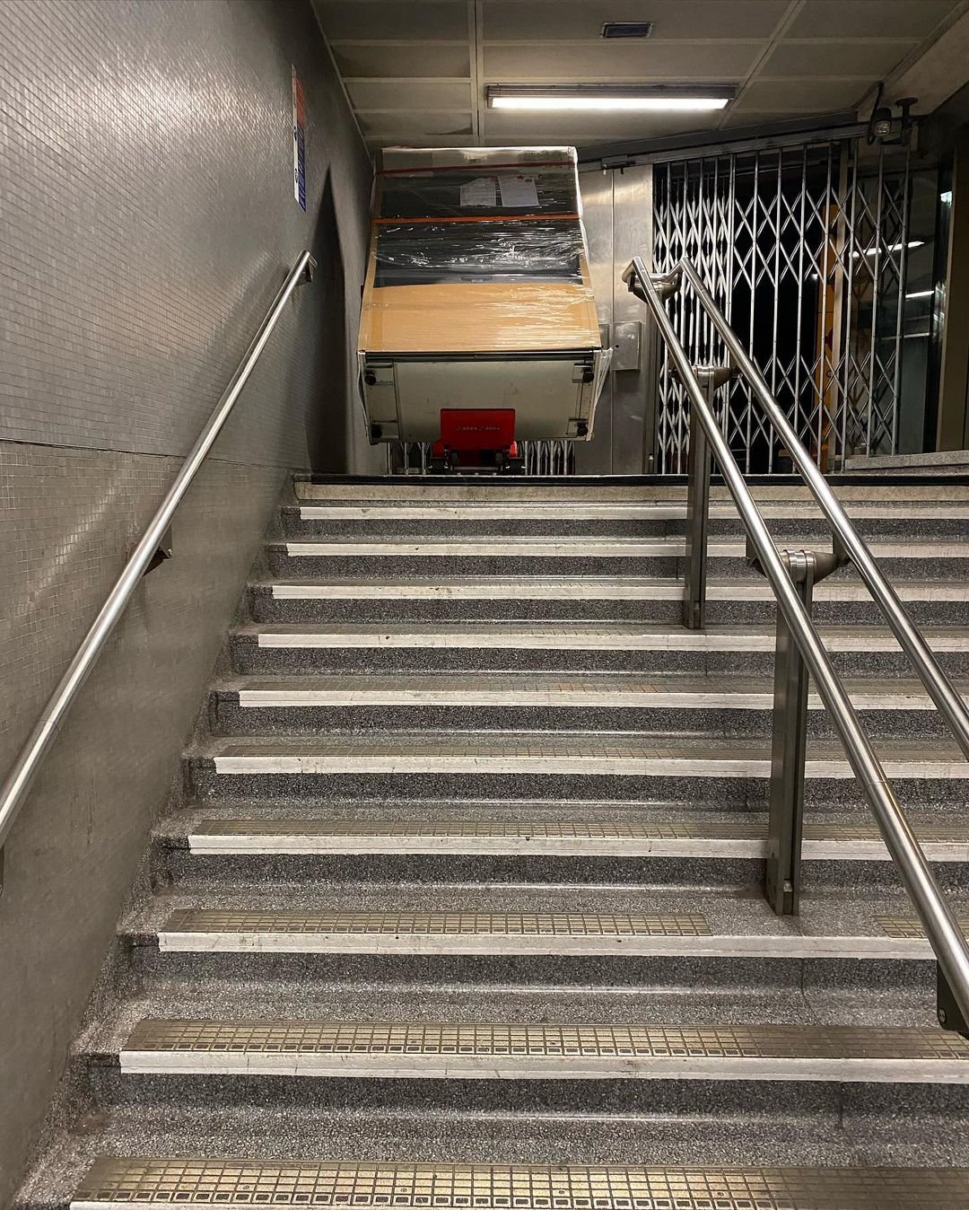 Trasporto carichi ingombranti ai piani alti con saliscale